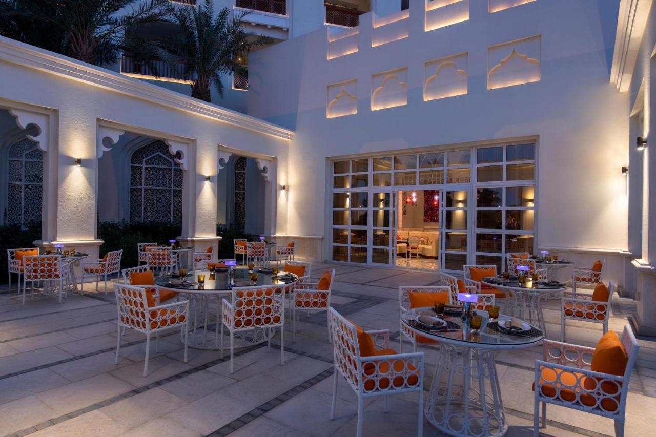 Al Messila, A Luxury Collection Resort & Spa, Ad Dawhah Esterno foto The hotel's restaurant
