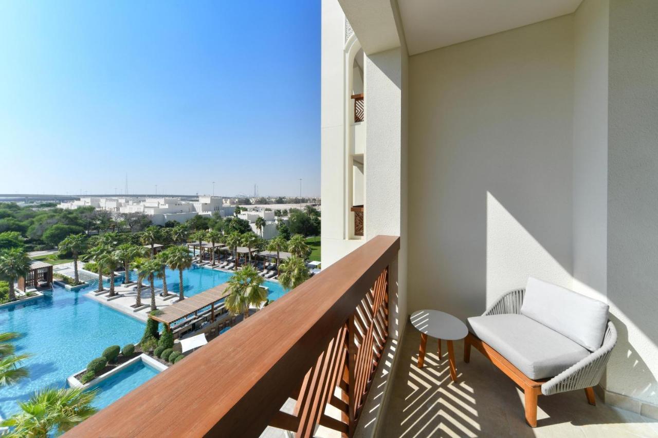 Al Messila, A Luxury Collection Resort & Spa, Ad Dawhah Esterno foto A balcony at the hotel