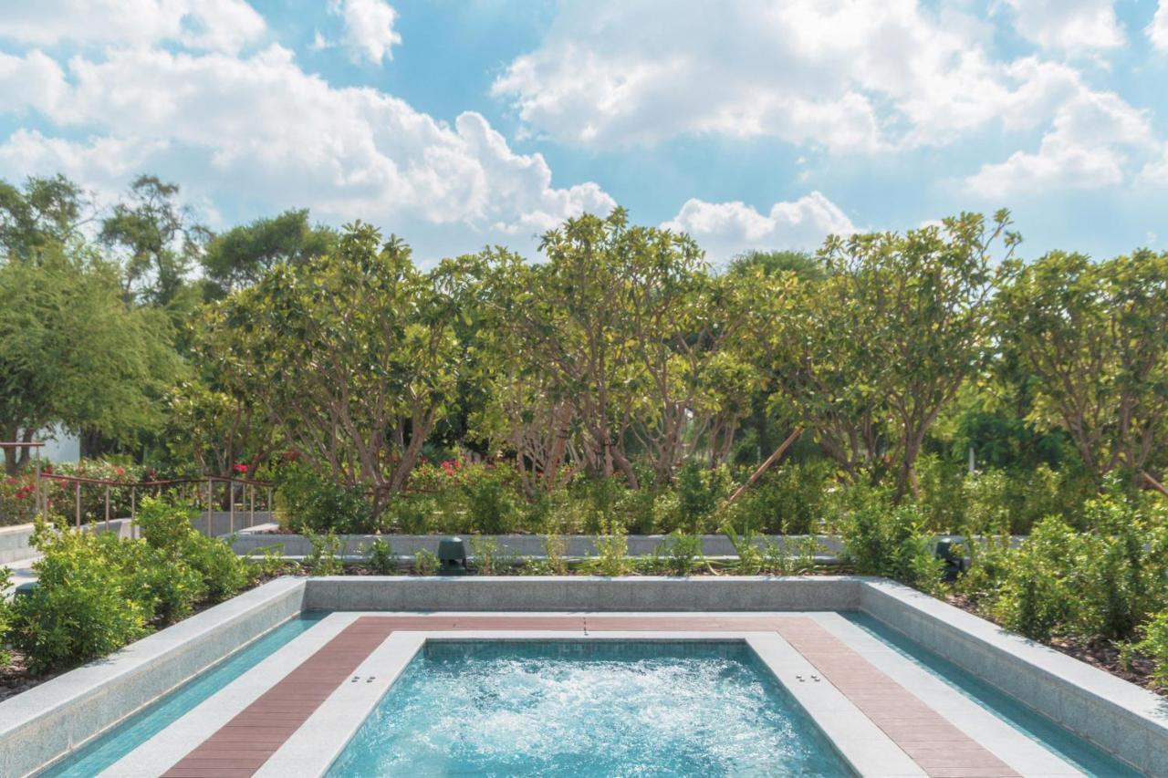Al Messila, A Luxury Collection Resort & Spa, Ad Dawhah Esterno foto The swimming pool at the hotel